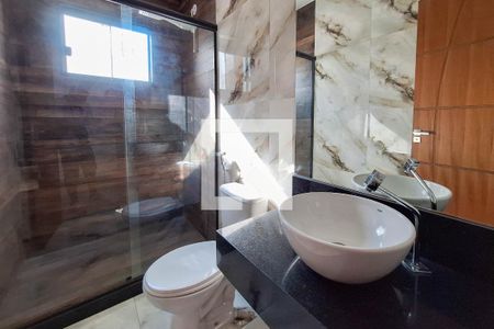 Casa à venda com 110m², 3 quartos e 2 vagas Casa à venda com 110m², 3 quartos e 2 vagasBanheiro Social