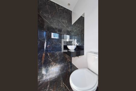 Casa à venda com 110m², 3 quartos e 2 vagas Casa à venda com 110m², 3 quartos e 2 vagasBanheiro da Suíte