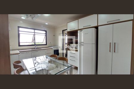 Apartamento à venda com 143m², 4 quartos e 2 vagasCozinha