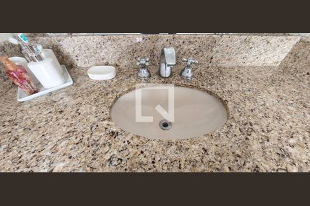 Apartamento à venda com 143m², 4 quartos e 2 vagasBanheiro Quarto 1 suíte