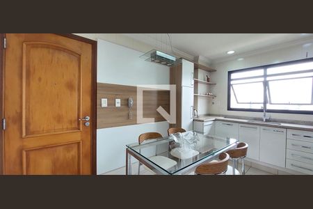 Apartamento à venda com 143m², 4 quartos e 2 vagasCozinha