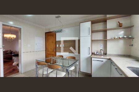 Apartamento à venda com 143m², 4 quartos e 2 vagasCozinha