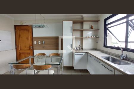 Apartamento à venda com 143m², 4 quartos e 2 vagasCozinha