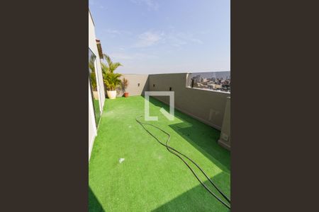 Apartamento para alugar com 110m², 3 quartos e 1 vaga Apartamento para alugar com 110m², 3 quartos e 1 vagaVaranda com grama sintética