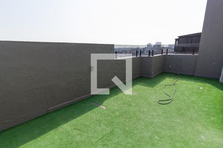 Apartamento para alugar com 110m², 3 quartos e 1 vaga Apartamento para alugar com 110m², 3 quartos e 1 vagaVaranda com grama sintética