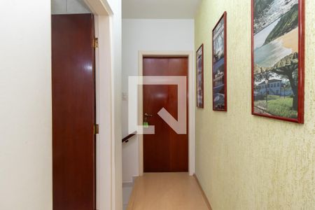 Casa para alugar com 100m², 2 quartos e 2 vagasCorredor dos Quartos