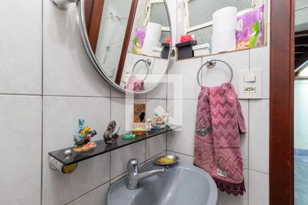 Casa para alugar com 100m², 2 quartos e 2 vagasBanheiro de Serviço