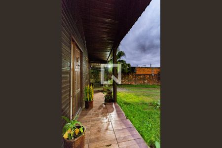 Casa à venda com 100m², 2 quartos e 2 vagas Casa à venda com 100m², 2 quartos e 2 vagasEntrada