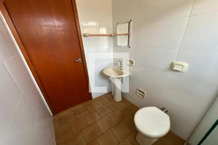 Casa para alugar com 100m², 3 quartos e 2 vagasBanheiro Social