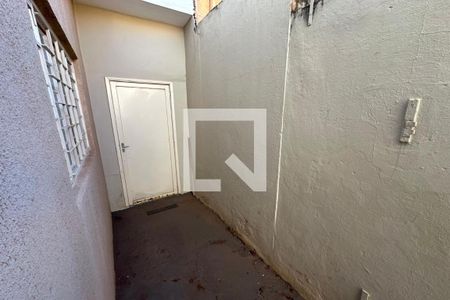 Casa para alugar com 100m², 3 quartos e 2 vagasQuintal