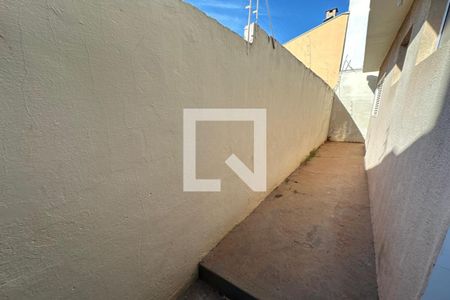 Casa para alugar com 100m², 3 quartos e 2 vagasQuintal