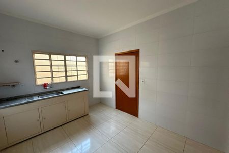 Casa para alugar com 100m², 3 quartos e 2 vagasCozinha