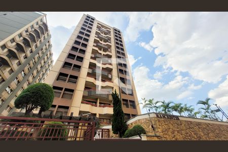 Apartamento para alugar com 100m², 3 quartos e 2 vagas Apartamento para alugar com 100m², 3 quartos e 2 vagasFachada
