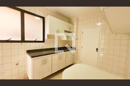 Apartamento para alugar com 100m², 3 quartos e 2 vagas Apartamento para alugar com 100m², 3 quartos e 2 vagasCozinha