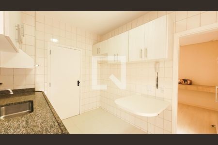 Apartamento para alugar com 100m², 3 quartos e 2 vagas Apartamento para alugar com 100m², 3 quartos e 2 vagasCozinha