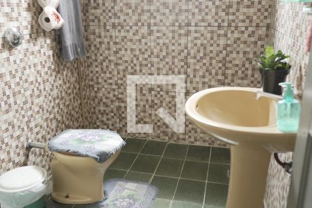 Casa à venda com 150m², 4 quartos e 4 vagasBanheiro 1