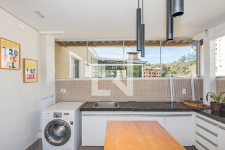 Apartamento para alugar com 140m², 3 quartos e 2 vagas Apartamento para alugar com 140m², 3 quartos e 2 vagasLavanderia