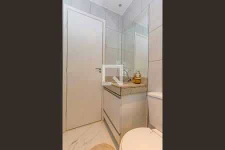 Apartamento para alugar com 140m², 3 quartos e 2 vagas Apartamento para alugar com 140m², 3 quartos e 2 vagasPiso superior Banheiro Social 2