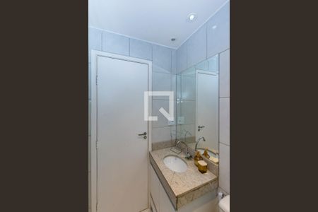 Apartamento para alugar com 140m², 3 quartos e 2 vagas Apartamento para alugar com 140m², 3 quartos e 2 vagasPiso superior Banheiro Social 2