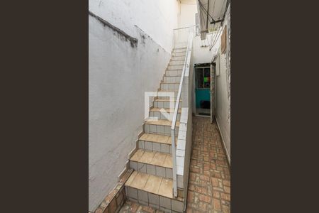 Área comum - Escada de acesso de casa para alugar com 1 quarto, 49m² em Penha Circular, Rio de Janeiro