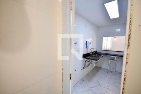 Apartamento à venda com 70m², 2 quartos e sem vaga Apartamento à venda com 70m², 2 quartos e sem vagaBanheiro de Serviço