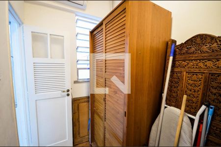 Apartamento à venda com 70m², 2 quartos e sem vaga Apartamento à venda com 70m², 2 quartos e sem vagaQuarto de Serviço