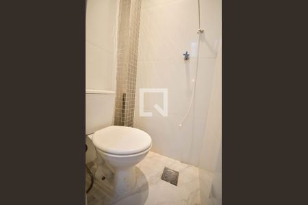 Apartamento à venda com 70m², 2 quartos e sem vaga Apartamento à venda com 70m², 2 quartos e sem vagaBanheiro de Serviço