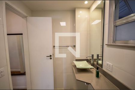 Apartamento à venda com 70m², 2 quartos e sem vaga Apartamento à venda com 70m², 2 quartos e sem vagaBanheiro