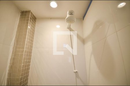 Apartamento à venda com 70m², 2 quartos e sem vaga Apartamento à venda com 70m², 2 quartos e sem vagaBanheiro de Serviço