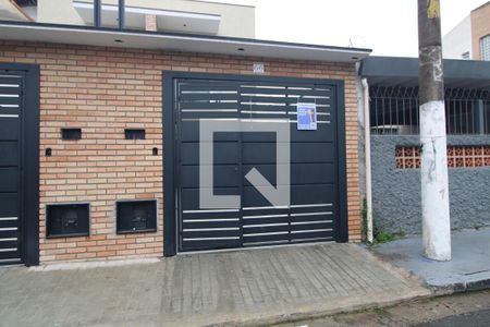 Casa à venda com 108m², 3 quartos e 2 vagasFachada