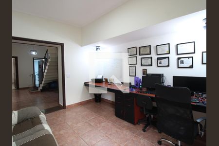 Casa à venda com 416m², 4 quartos e 4 vagasEscritório