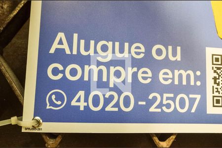 Casa à venda com 152m², 3 quartos e sem vaga Casa à venda com 152m², 3 quartos e sem vagaFachada
