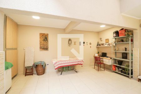 Casa à venda com 161m², 3 quartos e 2 vagasChurrasqueira e Área de Serviço