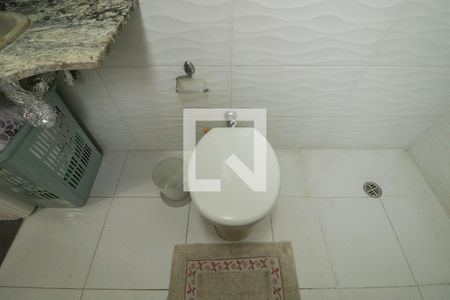 Casa à venda com 161m², 3 quartos e 2 vagasEdícula - Banheiro 