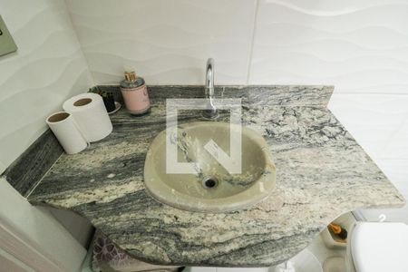 Casa à venda com 161m², 3 quartos e 2 vagasEdícula - Banheiro 