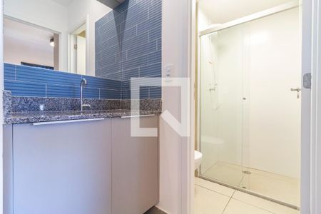 Banheiro de apartamento para alugar com 1 quarto, 29m² em Pinheiros, São Paulo