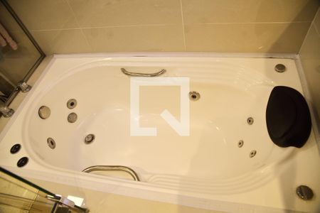 Apartamento para alugar com 230m², 4 quartos e 3 vagasBanheiro Social