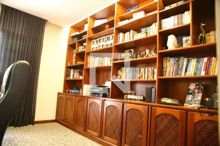 Apartamento para alugar com 230m², 4 quartos e 3 vagasQuarto 2/ Escritório