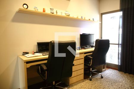 Apartamento para alugar com 230m², 4 quartos e 3 vagasQuarto 2/ Escritório