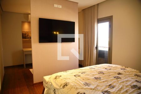 Apartamento para alugar com 230m², 4 quartos e 3 vagasSuíte 1