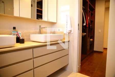 Apartamento para alugar com 230m², 4 quartos e 3 vagasBanheiro Suíte 1