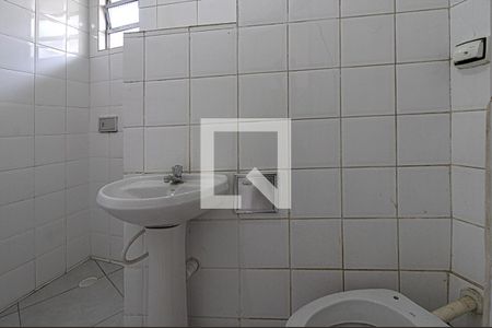 Casa para alugar com 80m², 2 quartos e 1 vaga Casa para alugar com 80m², 2 quartos e 1 vagaBanheiro social 2