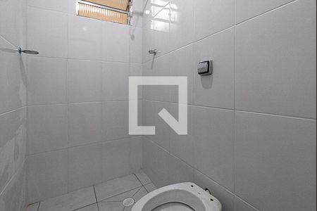 Casa para alugar com 80m², 2 quartos e 1 vaga Casa para alugar com 80m², 2 quartos e 1 vagaBanheiro social