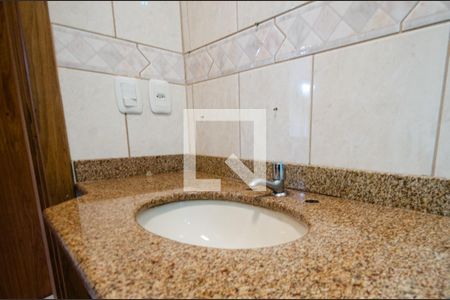 Detalhe Banheiro de apartamento à venda com 1 quarto, 50m² em Cristal, Porto Alegre