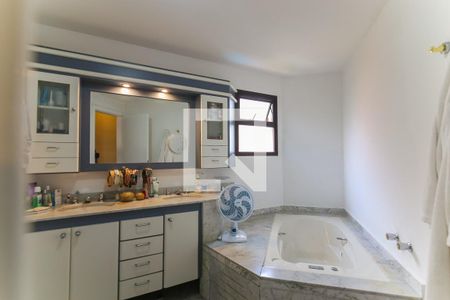 Apartamento à venda com 267m², 4 quartos e 4 vagas Apartamento à venda com 267m², 4 quartos e 4 vagasBanheiro do Quarto 4