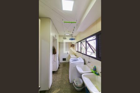 Apartamento à venda com 267m², 4 quartos e 4 vagas Apartamento à venda com 267m², 4 quartos e 4 vagasÁrea de Serviço