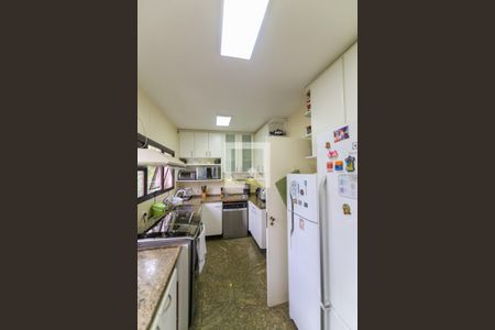 Apartamento à venda com 267m², 4 quartos e 4 vagas Apartamento à venda com 267m², 4 quartos e 4 vagasCozinha