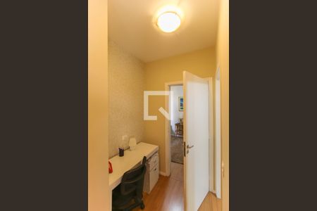 Apartamento à venda com 267m², 4 quartos e 4 vagas Apartamento à venda com 267m², 4 quartos e 4 vagasQuarto 1