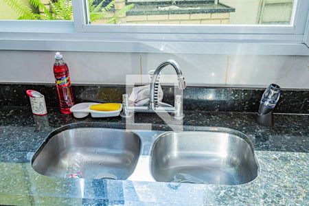 Casa à venda com 130m², 3 quartos e 2 vagas Casa à venda com 130m², 3 quartos e 2 vagasCozinha