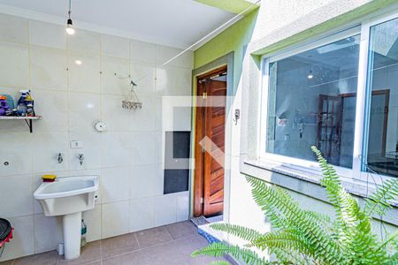 Casa à venda com 130m², 3 quartos e 2 vagas Casa à venda com 130m², 3 quartos e 2 vagasÁrea de serviço e churrasqueira